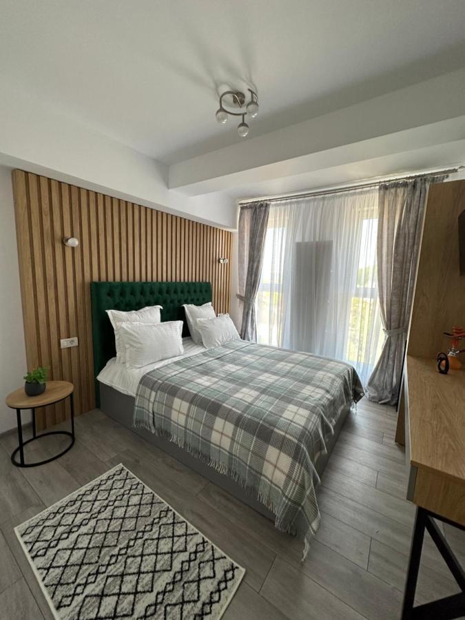 Apartamente Arinis Gura Humorului Esterno foto