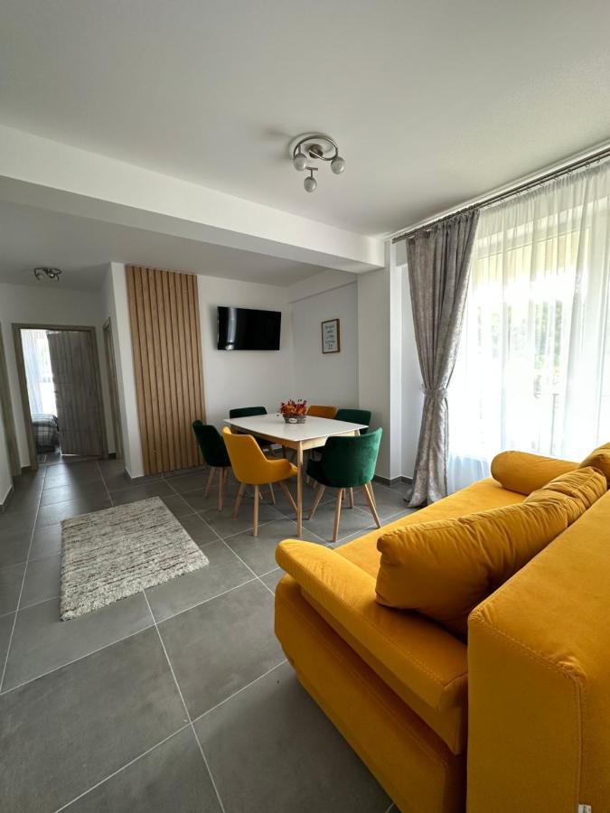 Apartamente Arinis Gura Humorului Esterno foto