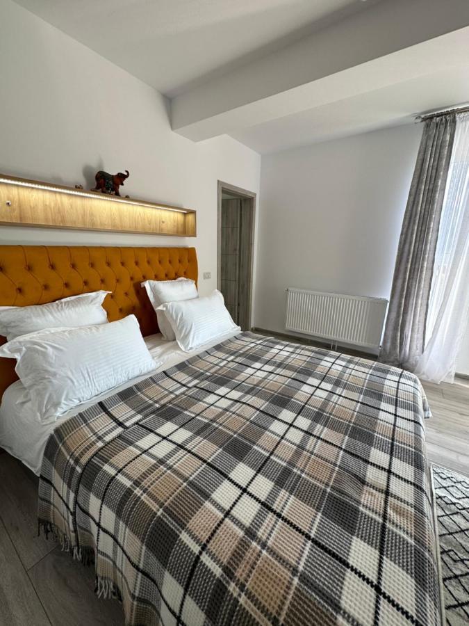 Apartamente Arinis Gura Humorului Esterno foto