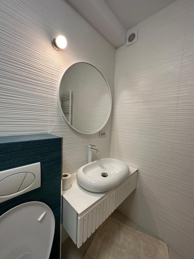 Apartamente Arinis Gura Humorului Esterno foto