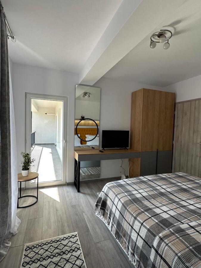 Apartamente Arinis Gura Humorului Esterno foto