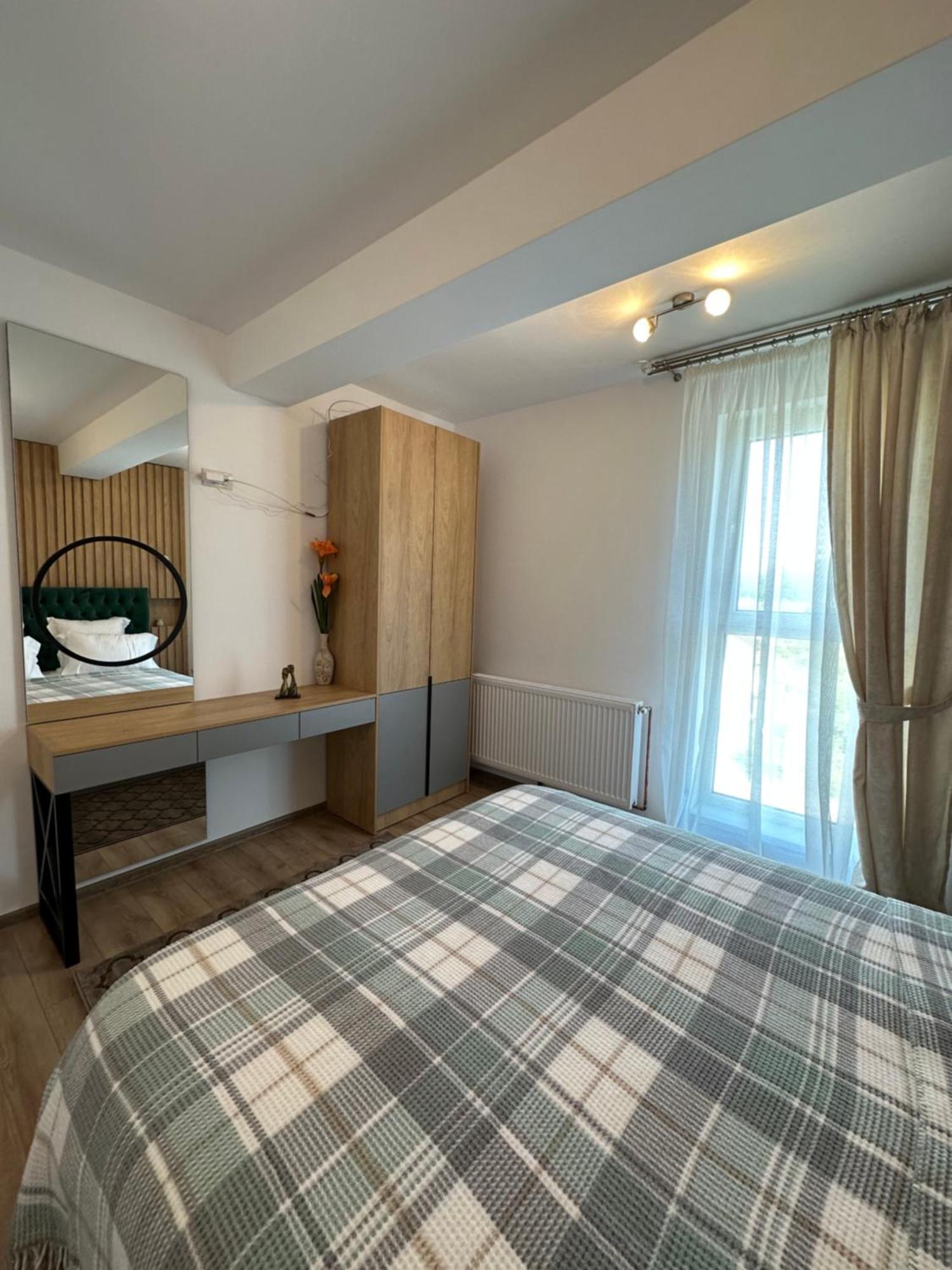 Apartamente Arinis Gura Humorului Esterno foto