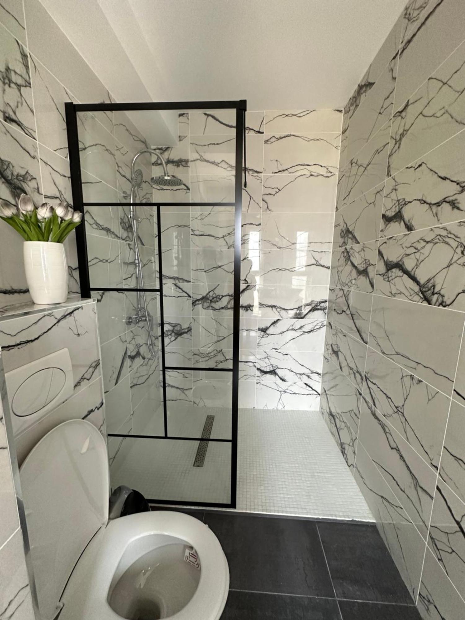 Apartamente Arinis Gura Humorului Esterno foto