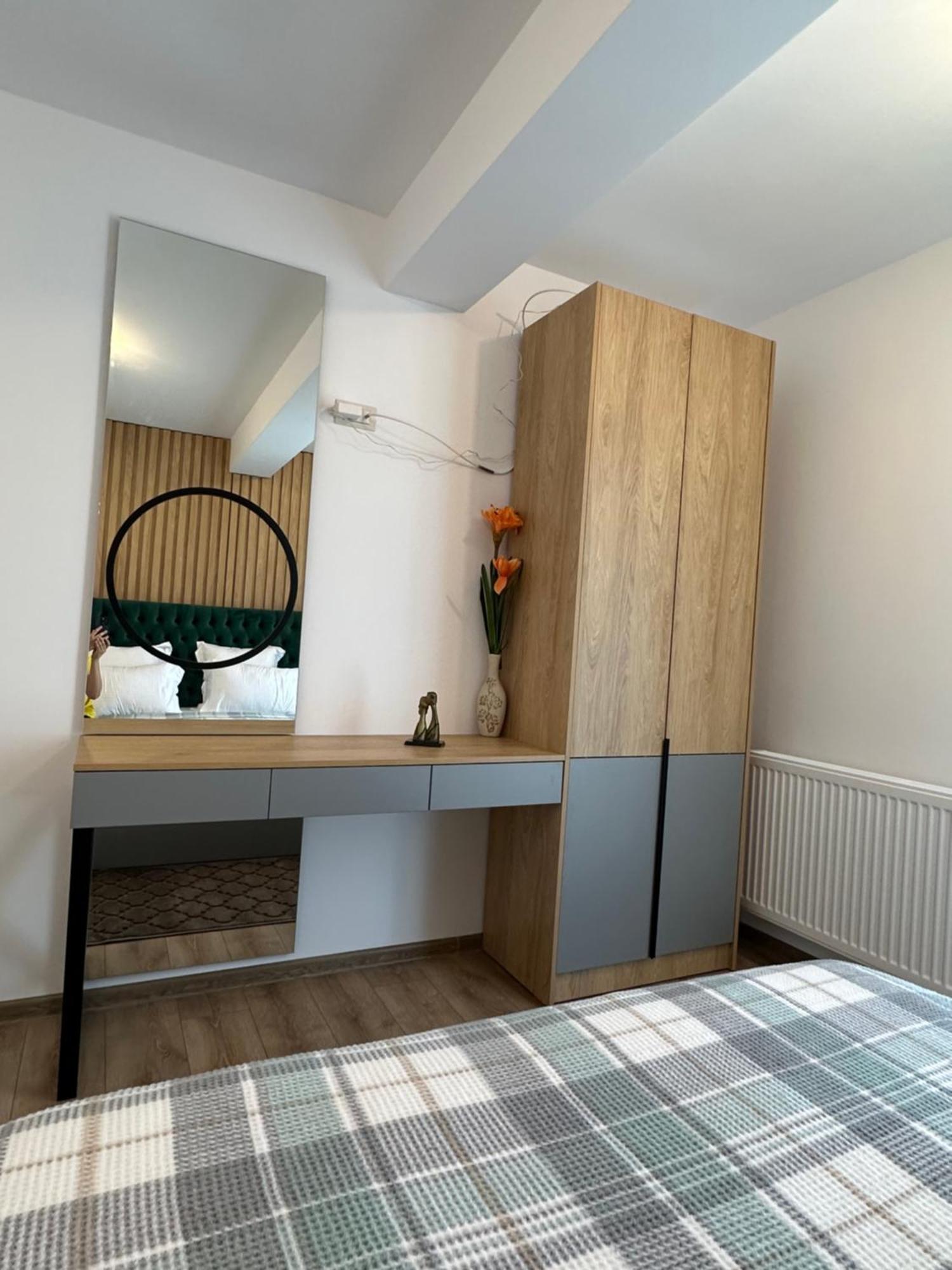 Apartamente Arinis Gura Humorului Esterno foto